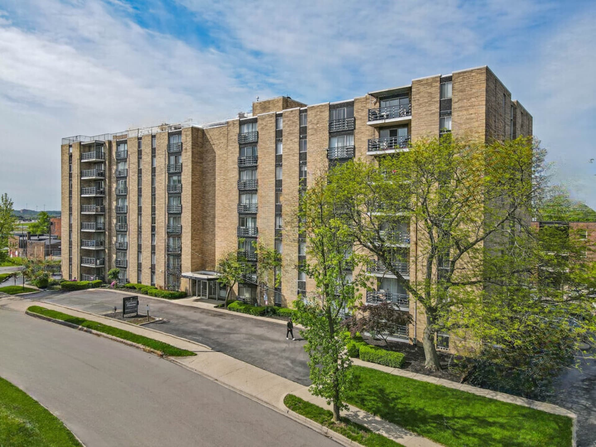 Executive House Apartments exterior
